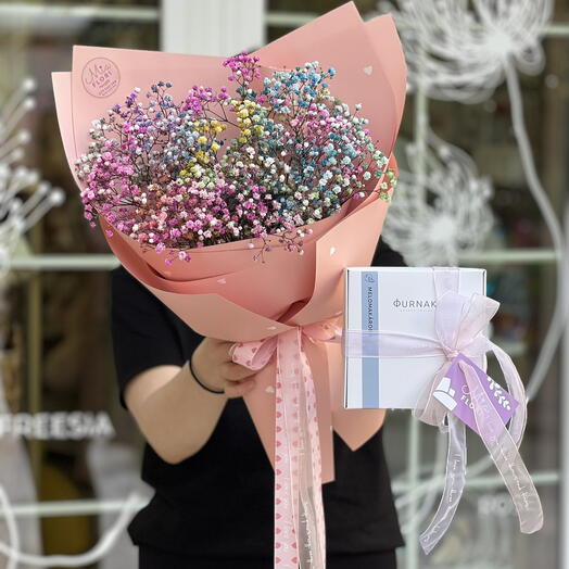 Букет комплимент из гипсофилы, печенье - «Меломакарона» 500 гр