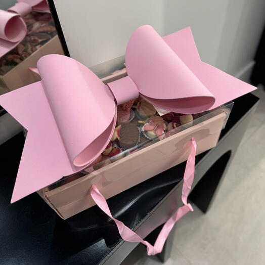 Chocolate Strawberry   Raspberry with Almonds Gift Box 🎀🍓🌰