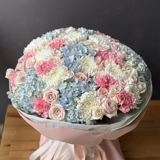 A gentle cloud of flowers