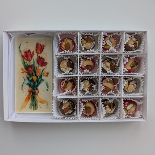 Conjunto de chocolate: tablete com imagem (buquê) e bombons