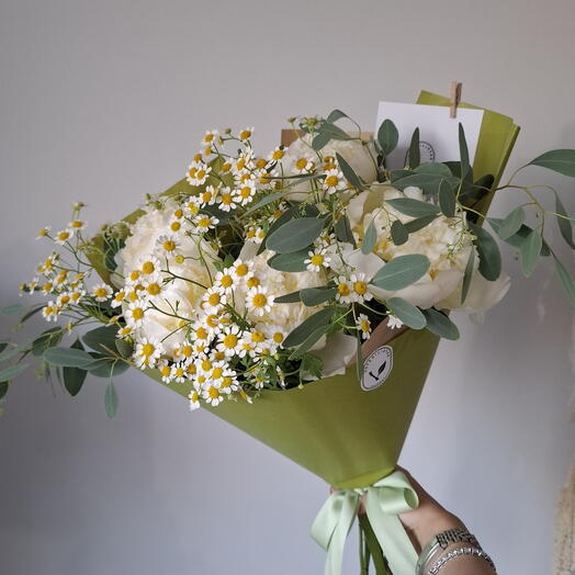 Bouquet Pionies white