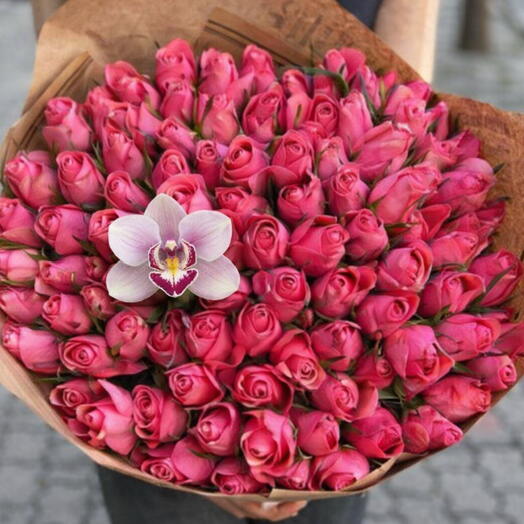 101 pink roses with orchids