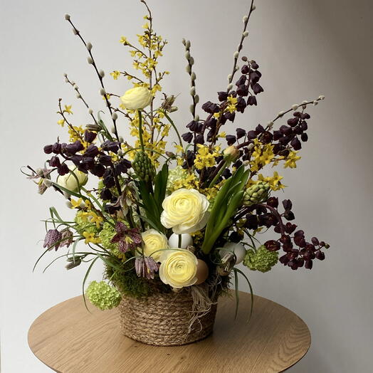 Easter composition with FRITTILARIA