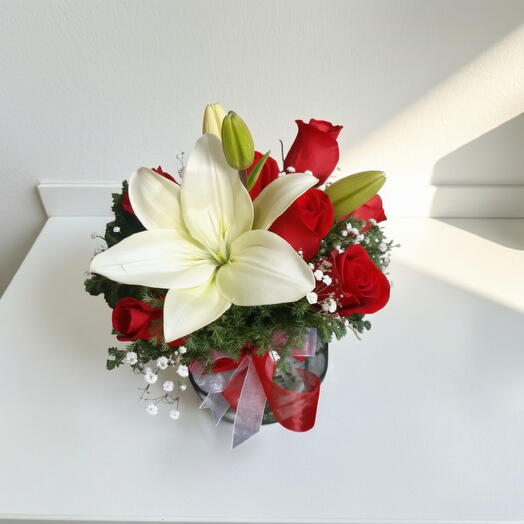 Pecera con Lilis y Rosas