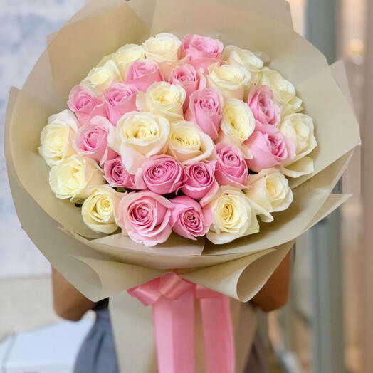31 roses pink white