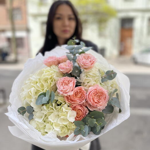 Hydrengeas and roses