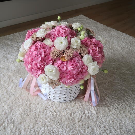 Cesta de hortensias
