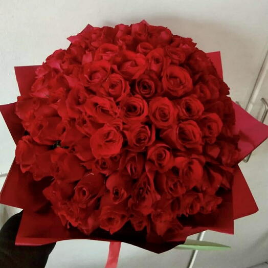 100 RED ROSES
