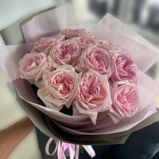11 pink roses