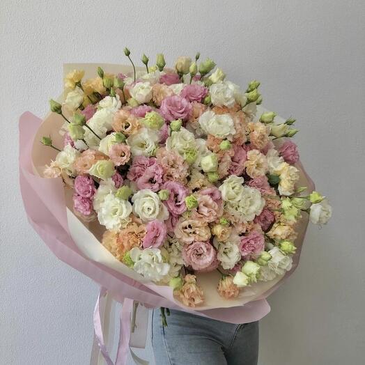 Букет из 51 эустомы микс