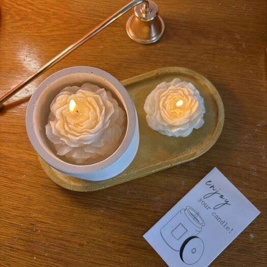 Essence of Calm - set of candles with a holder and a snuffer