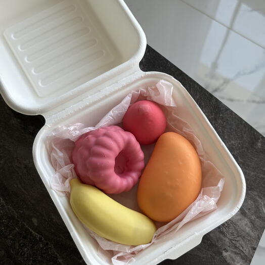 Корпусные десерты (малина, манго, банан, клубника)