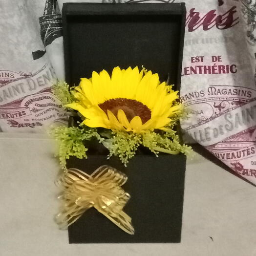 Caja con girasol