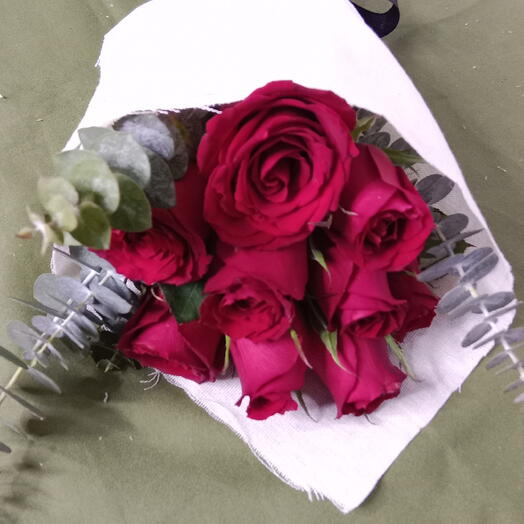 Ramo 12 rosas en yute