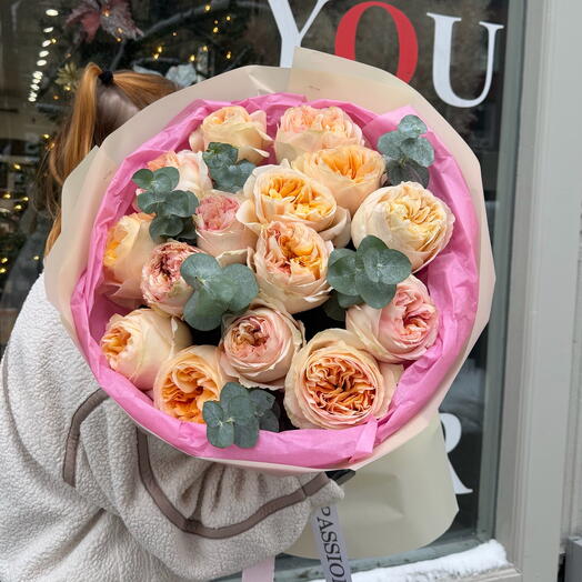 Букет Сладкое Умиротворение (кремовые садовые розы, эвкалипт )