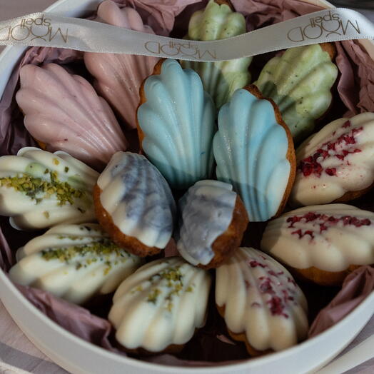 Chocolate-covered Madeleines with assorted fillings