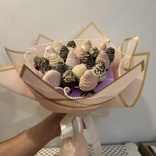 Chocolate-covered strawberries Love