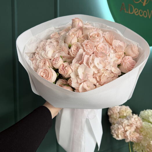 Hortensien mit Bombastic Rose