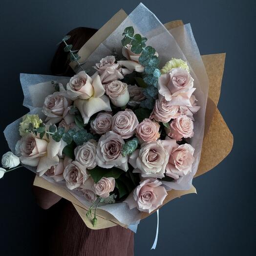 Fall 16 french roses with eucaliptus