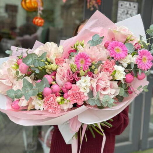 Розовый авторский букет