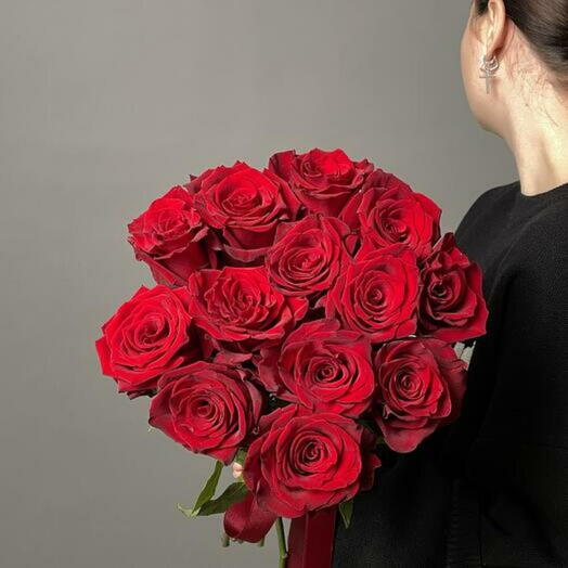 Bouquet of red roses