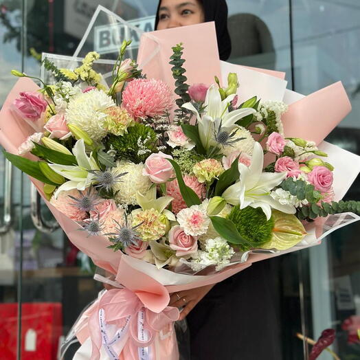 Bouquet mix pink flowers