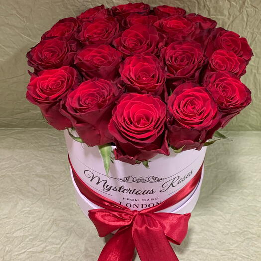 20 stems of roses in a box