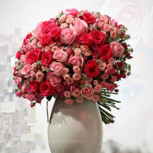 Sumptuous bouquet of Roses in pink and hot pink