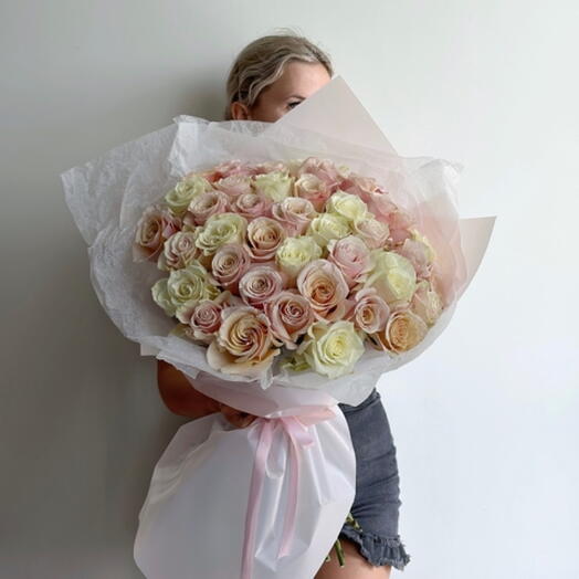 50 роскошных роз