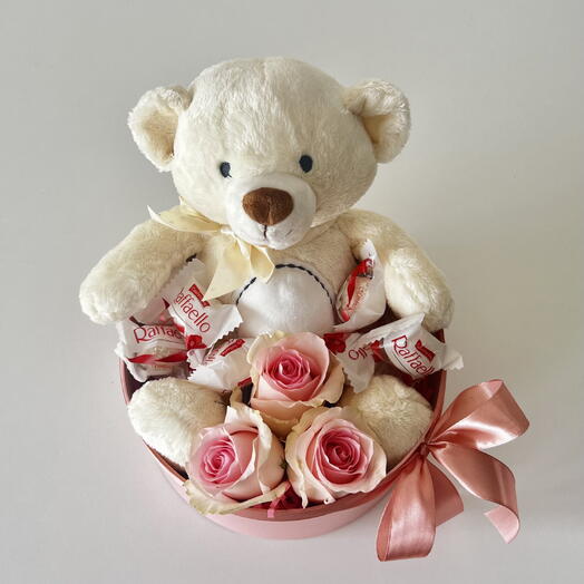 White bear and roses