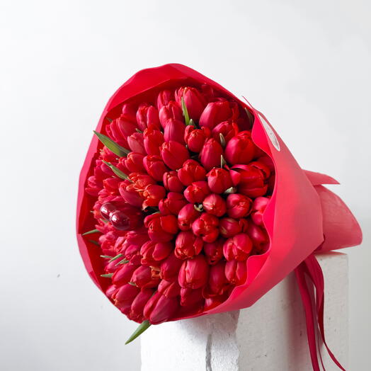 101 red tulips bouquet with heart in the middle
