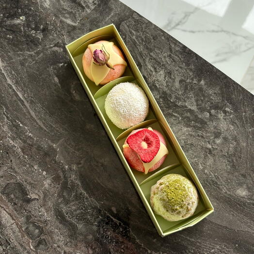 Моти женский праздник