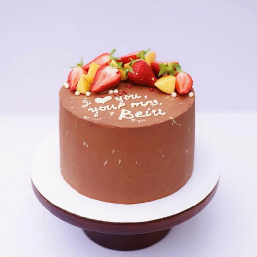 SNEAKERS CUSTOM TEXT CELEBRATION CAKE