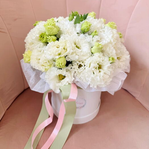 Flowerbox Majestic Moments z białą eustomą