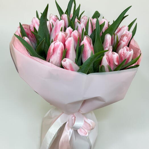 Bouquet of pink tulips