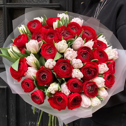 Tulips 26 white + Ranunculus 25 red