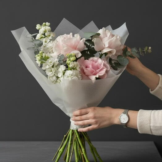 Elegantly bouquet with roses