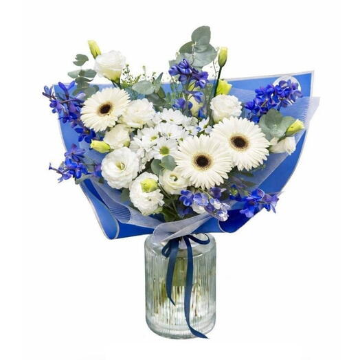 Elegant blue and white bouquet