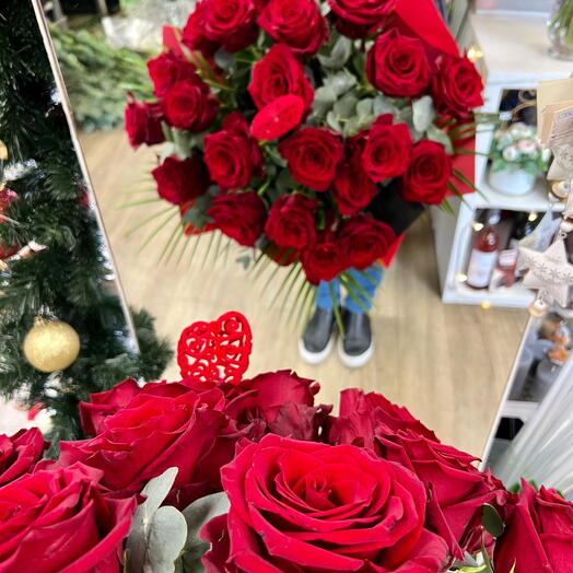 15 pieces Red roses boquet