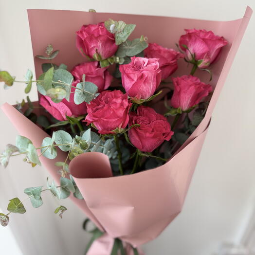 9 beautiful roses and eucalyptus