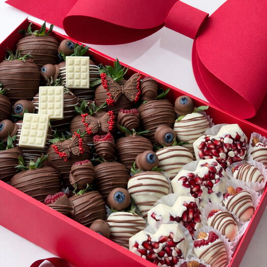 A true statement of luxury and flavour ️🍓