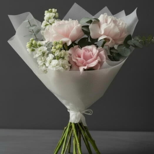 Elegantly bouqet with roses