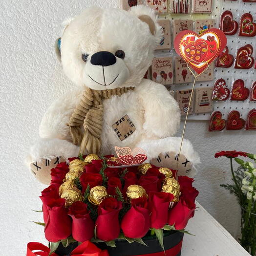 CORAZON CON CHOCOLATES Y 36 ROSA CON PELUCHE MEDIANO