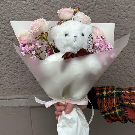Small bouquet with a white teddy bear