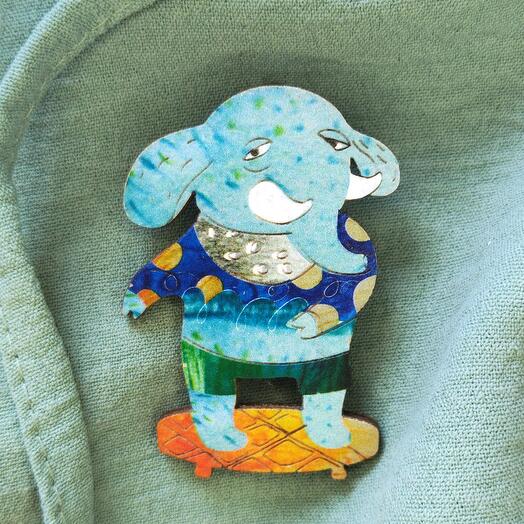 Brooch "Elephant on a skate"