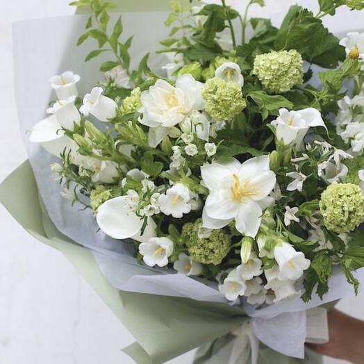 White and green bouquet