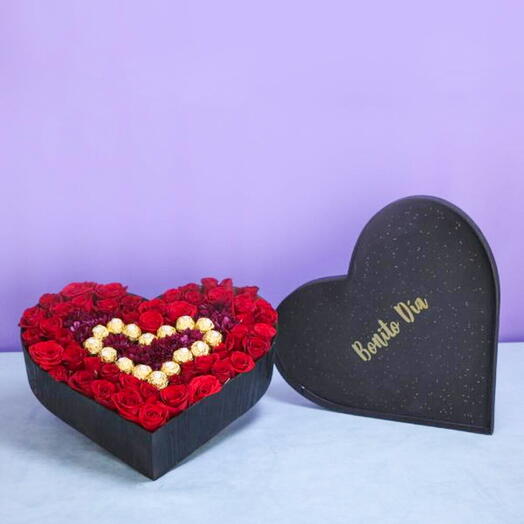 Corazon 50 Rosas+ Chocolaes Corazon