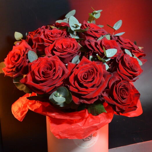 🌹Қораптағы қызыл раушандар