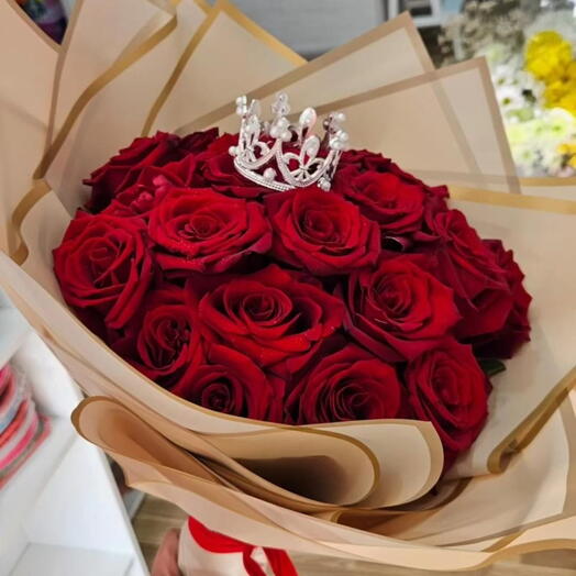 Bouquet de Rosas com Coroa