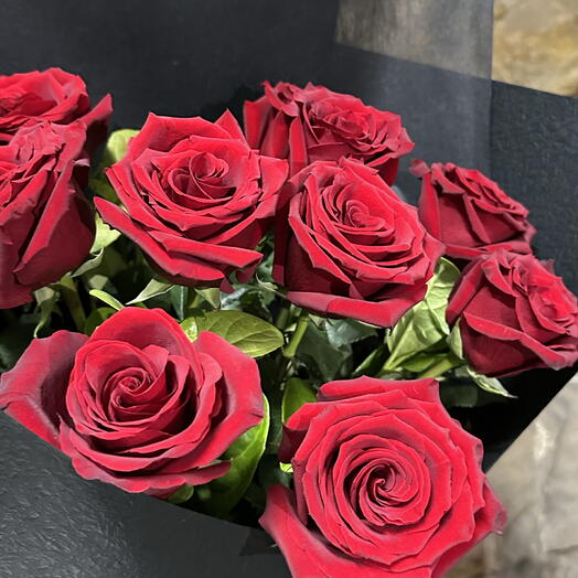 12 long stem red roses